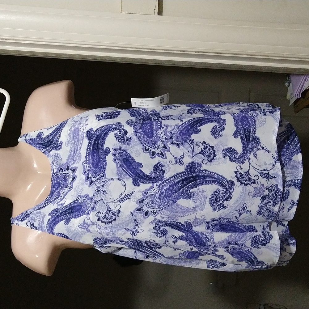 New!! Sleeveless Top
